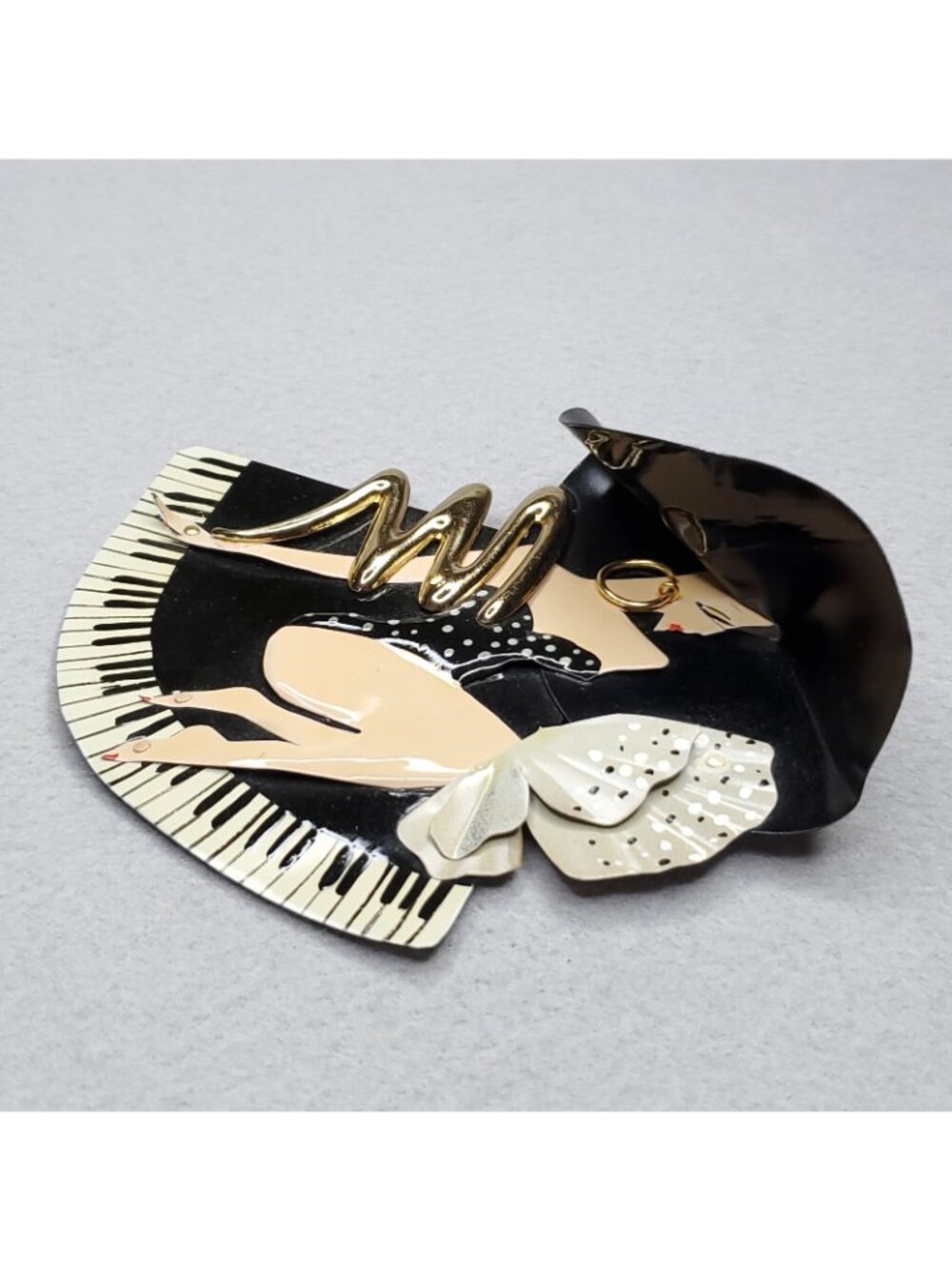 Vintage Brooch Statement Black Gold Tone Pin Up Women Piano Artisan Signed 4" - Picture 5 of 9